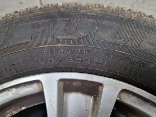 bontott VW GOLF IV Alufelni Szett Gumival