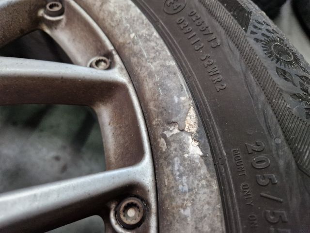 bontott VW GOLF IV Alufelni Szett Gumival