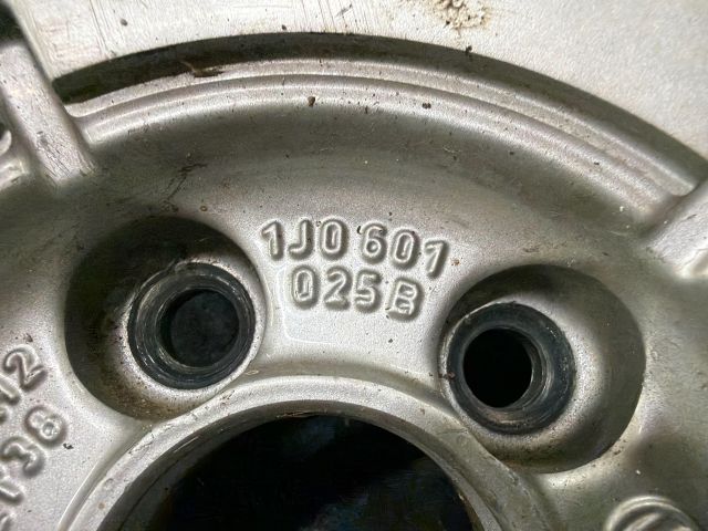 bontott VW GOLF IV Alufelni Szett