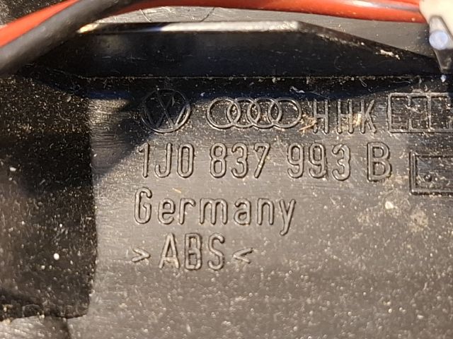 bontott VW GOLF IV Bal A Oszlop Hangszóró Burkolat