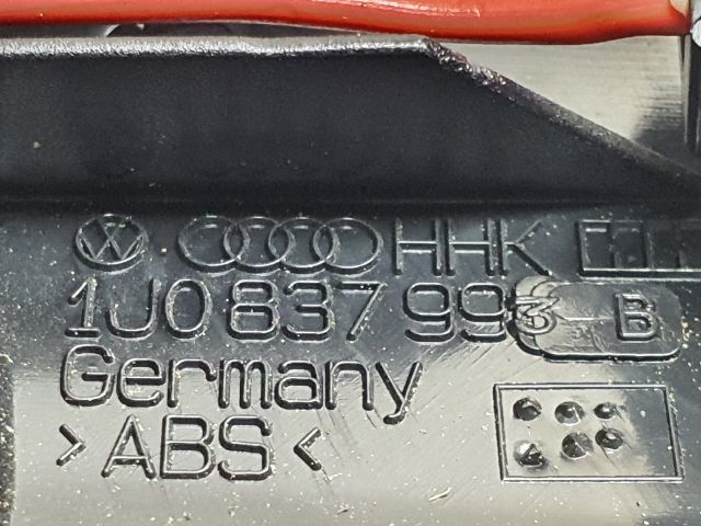 bontott VW GOLF IV Bal A Oszlop Hangszóró Burkolat