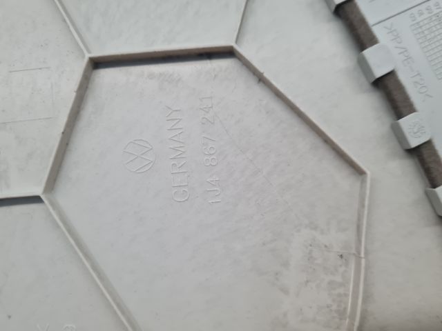 bontott VW GOLF IV Bal C Oszlop Burkolat