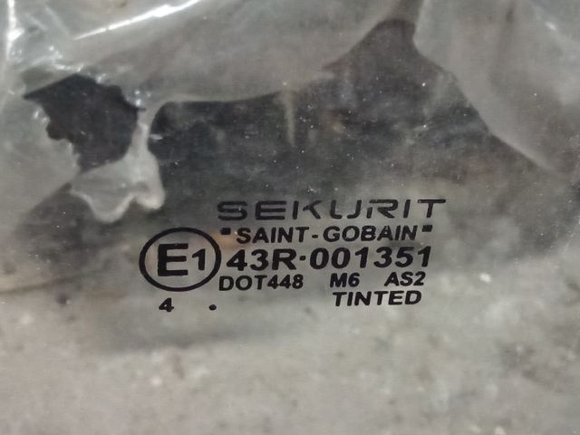 bontott VW GOLF IV Bal első Ablak