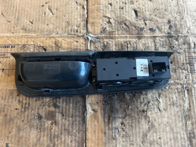 bontott VW GOLF IV Bal első Ablakemelő Kapcsoló