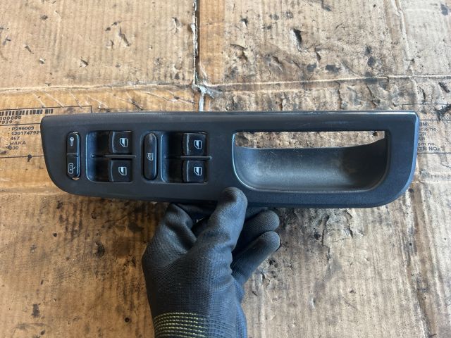 bontott VW GOLF IV Bal első Ablakemelő Kapcsoló