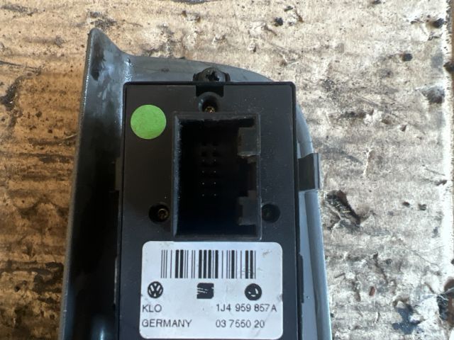 bontott VW GOLF IV Bal első Ablakemelő Kapcsoló