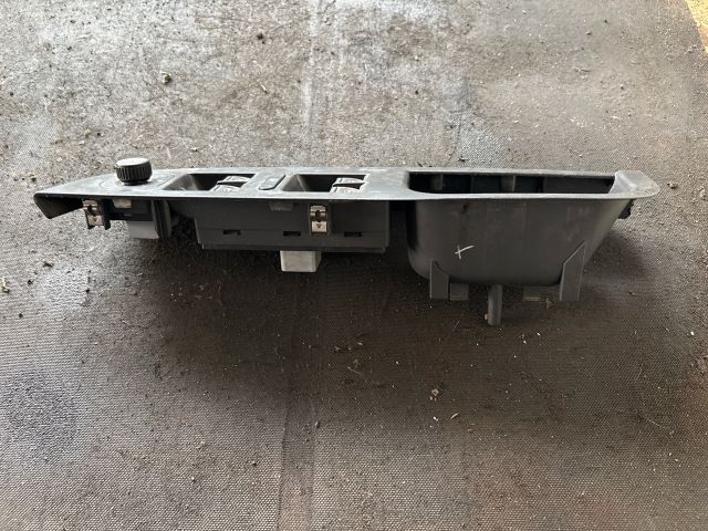 bontott VW GOLF IV Bal első Ablakemelő Kapcsoló