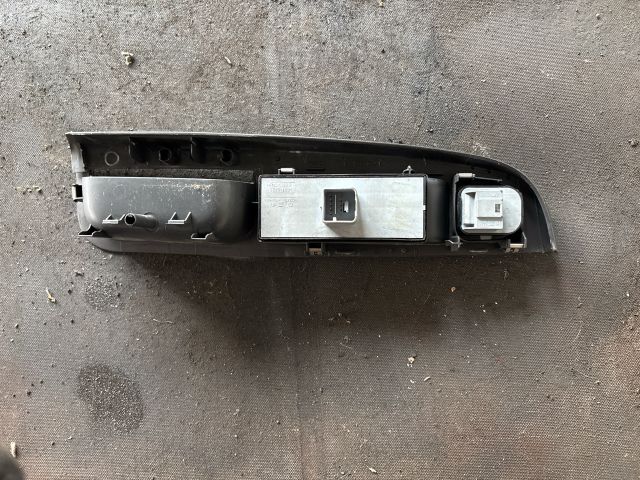 bontott VW GOLF IV Bal első Ablakemelő Kapcsoló