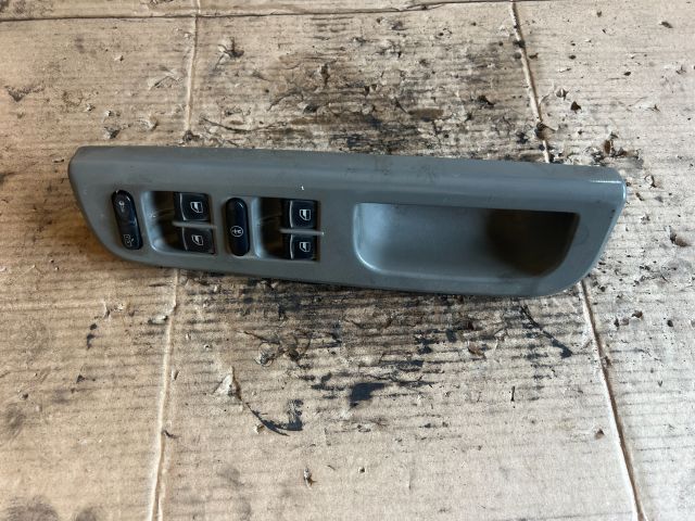 bontott VW GOLF IV Bal első Ablakemelő Kapcsoló