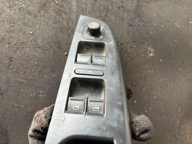 bontott VW GOLF IV Bal első Ablakemelő Kapcsoló