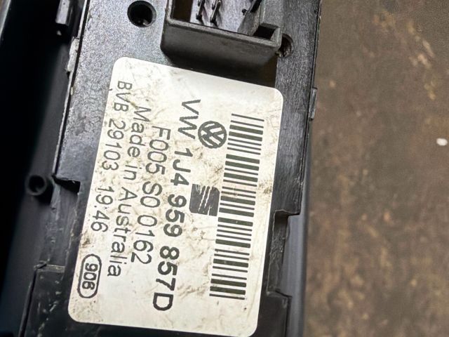 bontott VW GOLF IV Bal első Ablakemelő Kapcsoló