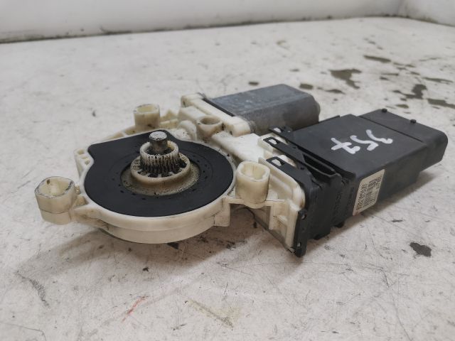 bontott VW GOLF IV Bal első Ablakemelő Motor