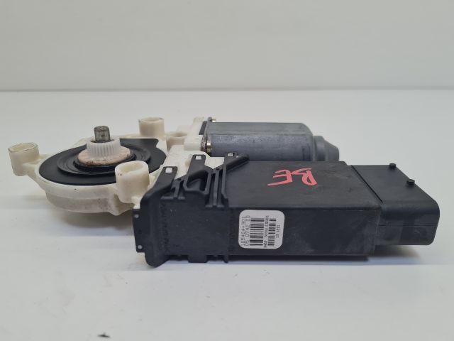 bontott VW GOLF IV Bal első Ablakemelő Motor