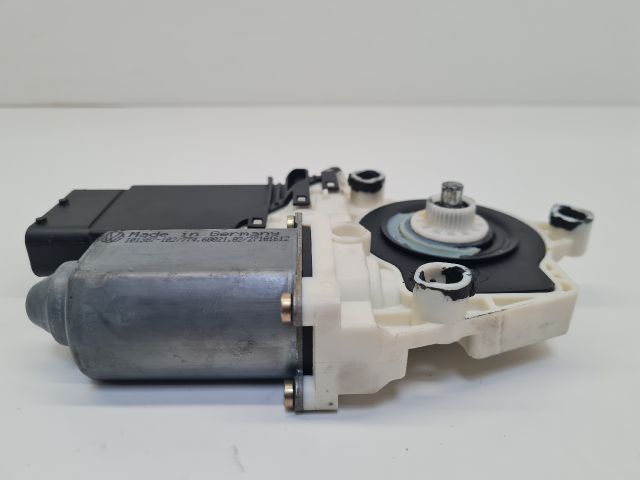 bontott VW GOLF IV Bal első Ablakemelő Motor