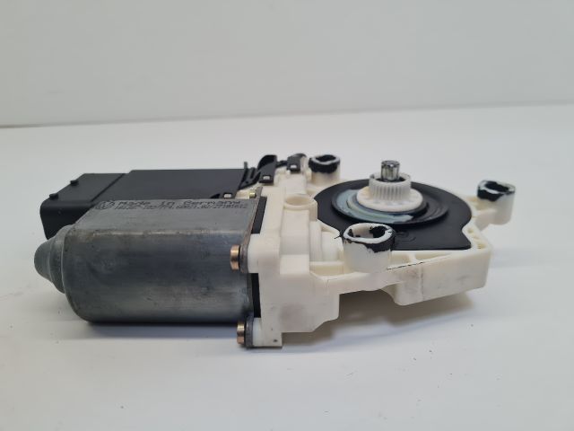 bontott VW GOLF IV Bal első Ablakemelő Motor