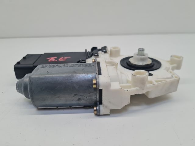 bontott VW GOLF IV Bal első Ablakemelő Motor