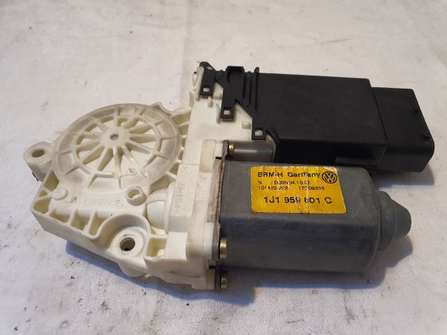 bontott VW GOLF IV Bal első Ablakemelő Motor