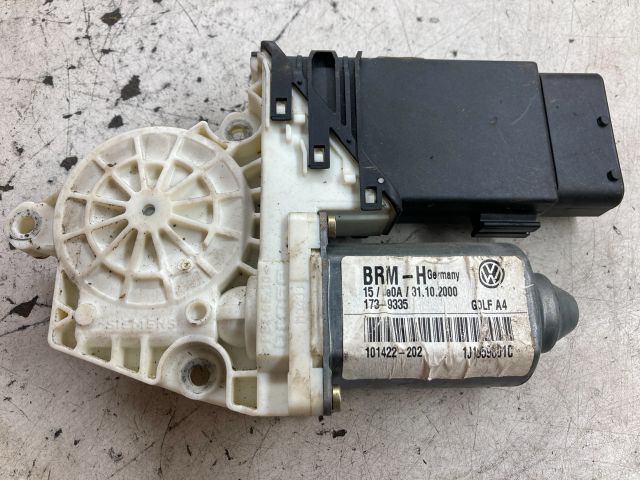 bontott VW GOLF IV Bal első Ablakemelő Motor
