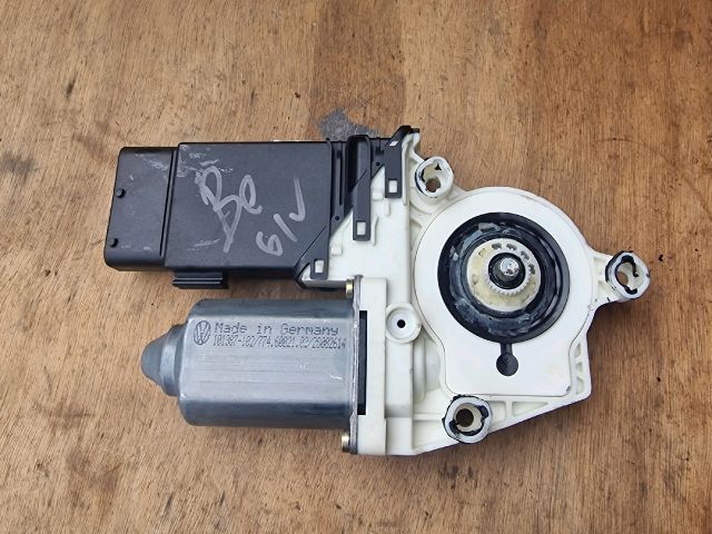 bontott VW GOLF IV Bal első Ablakemelő Motor