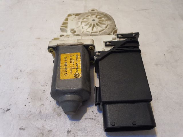bontott VW GOLF IV Bal első Ablakemelő Motor