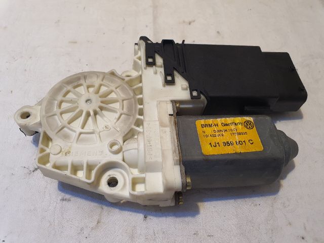 bontott VW GOLF IV Bal első Ablakemelő Motor