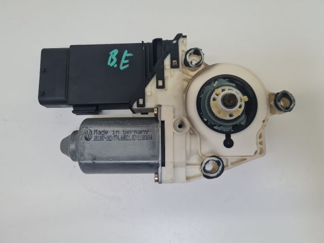 bontott VW GOLF IV Bal első Ablakemelő Motor
