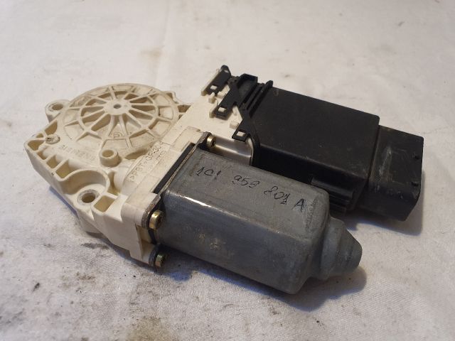 bontott VW GOLF IV Bal első Ablakemelő Motor