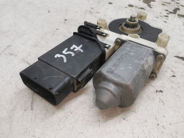 bontott VW GOLF IV Bal első Ablakemelő Motor