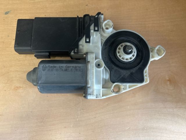 bontott VW GOLF IV Bal első Ablakemelő Motor
