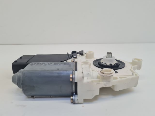 bontott VW GOLF IV Bal első Ablakemelő Motor