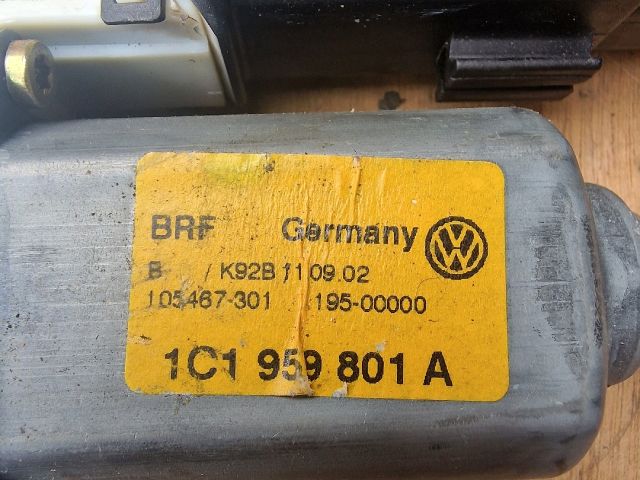 bontott VW GOLF IV Bal első Ablakemelő Motor