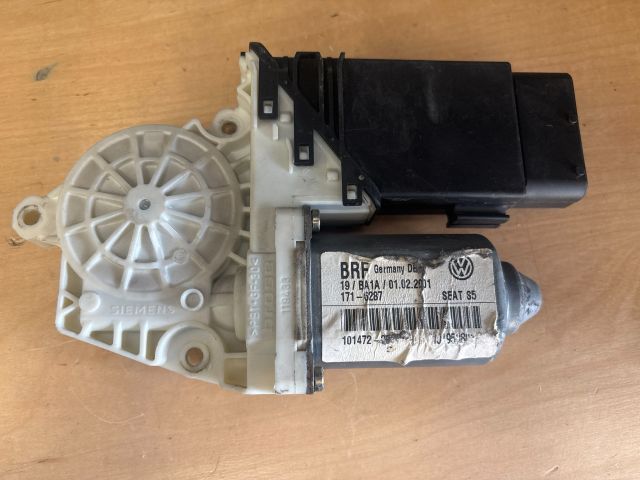 bontott VW GOLF IV Bal első Ablakemelő Motor