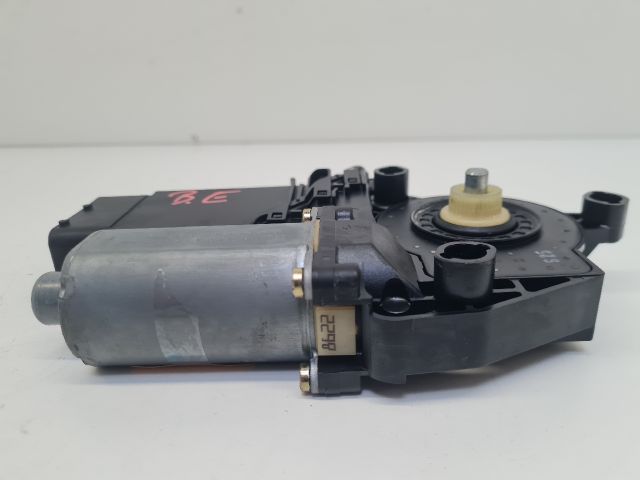 bontott VW GOLF IV Bal első Ablakemelő Motor