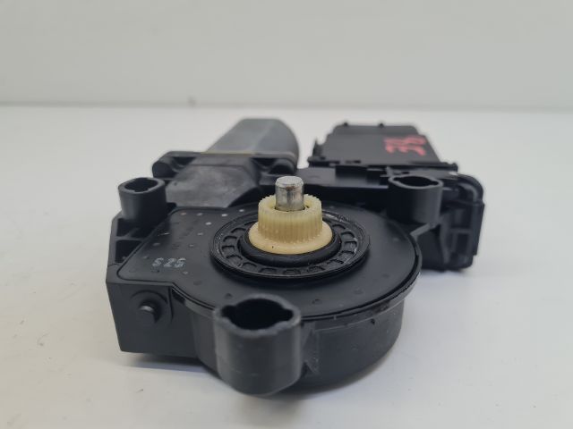 bontott VW GOLF IV Bal első Ablakemelő Motor