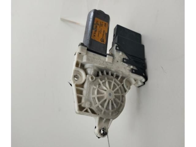 bontott VW GOLF IV Bal első Ablakemelő Motor
