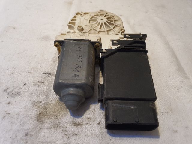 bontott VW GOLF IV Bal első Ablakemelő Motor