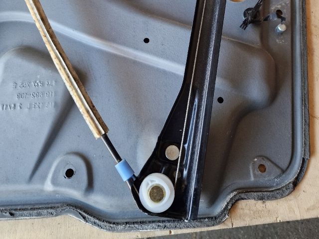 bontott VW GOLF IV Bal első Ablakemelő Szerkezet (Elektromos)