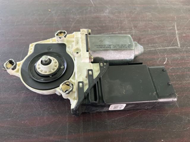 bontott VW GOLF IV Bal első Ablakemelő Szerkezet (Elektromos)