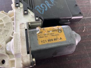 bontott VW GOLF IV Bal első Ablakemelő Szerkezet (Elektromos)