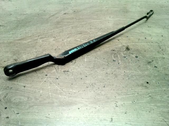 bontott VW GOLF IV Bal első Ablaktörlő Kar