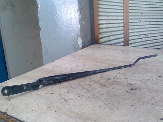 bontott VW GOLF IV Bal első Ablaktörlő Kar