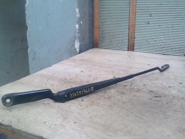 bontott VW GOLF IV Bal első Ablaktörlő Kar