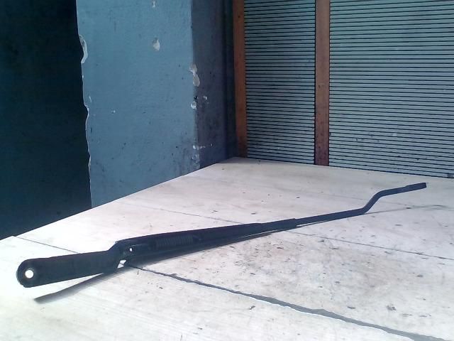 bontott VW GOLF IV Bal első Ablaktörlő Kar