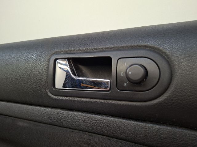 bontott VW GOLF IV Bal első Ajtó Kárpit