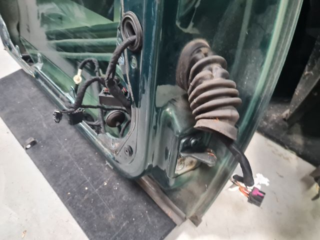 bontott VW GOLF IV Bal első Ajtó (Részeivel)