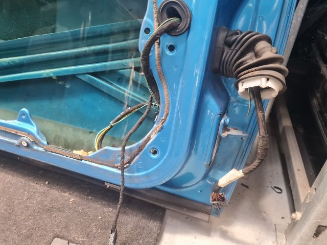 bontott VW GOLF IV Bal első Ajtó (Részeivel)