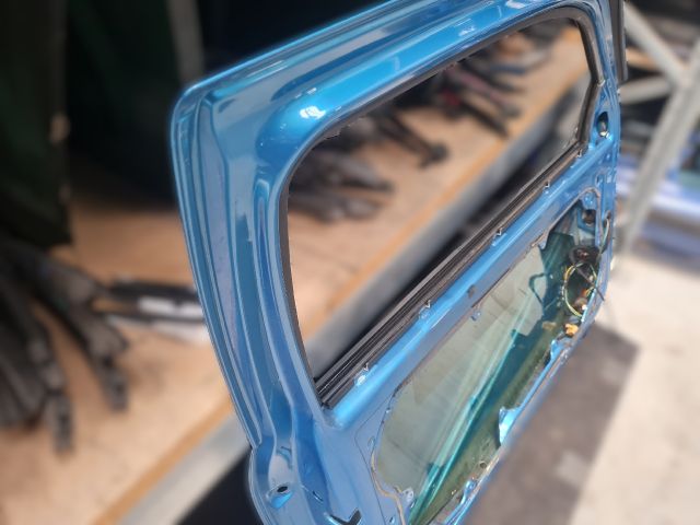 bontott VW GOLF IV Bal első Ajtó (Részeivel)