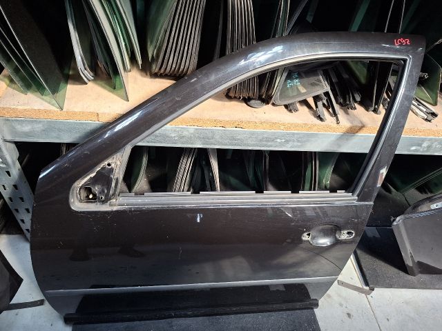 bontott VW GOLF IV Bal első Ajtó (Üres lemez)