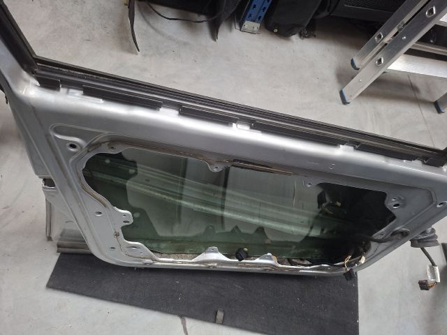 bontott VW GOLF IV Bal első Ajtó (Üres lemez)