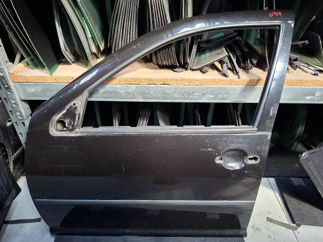 bontott VW GOLF IV Bal első Ajtó (Üres lemez)